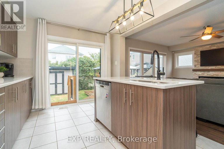 28799331/3545-woodroffe-avenue/strandherd/ottawa/ontario/K2G7A8_18