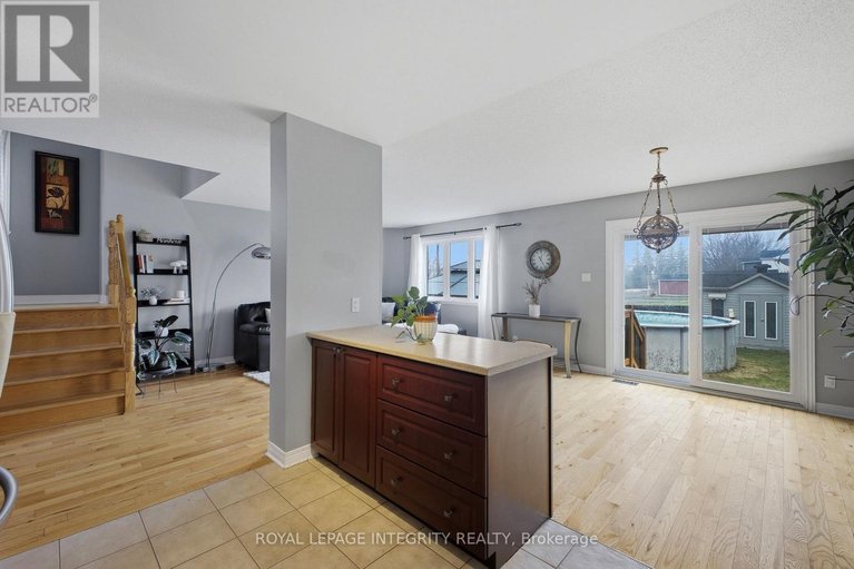 29623866/2195-patricia-street/town-of-rockland/clarence-rockland/ontario/K4K1V8_16