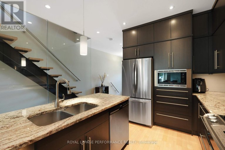 28636681/a-239-fairmont-avenue/civic-hospital/ottawa/ontario/K1Y1X8_9