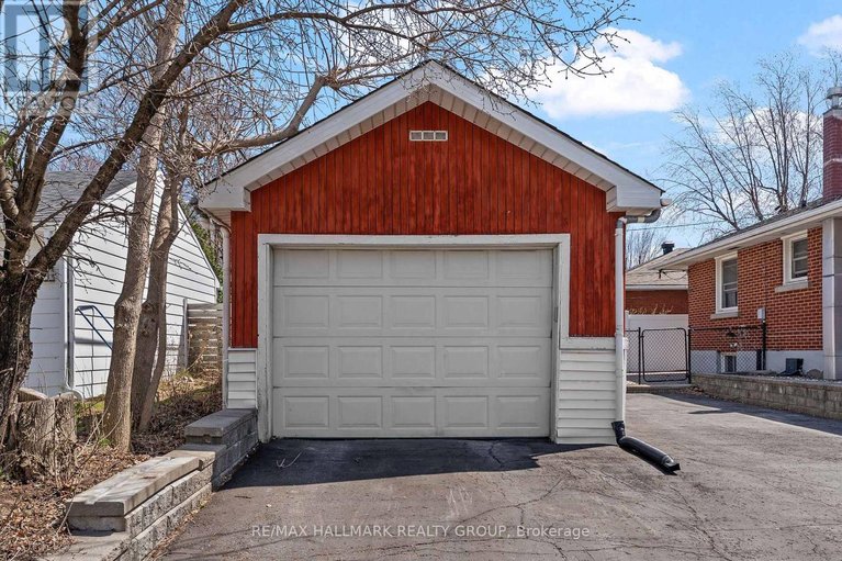 29657775/2075-neepawa-avenue/carlingwood/ottawa/ontario/K2A3L7_41