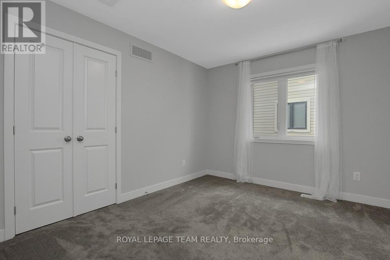 29433481/749-brian-good-avenue/riverside-southgloucester-glen/ottawa/ontario/K4M0E3_36