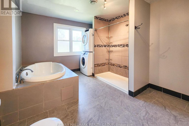 29114747/14-roberta-crescent/pheasant-run/ottawa/ontario/K2J1G6_17