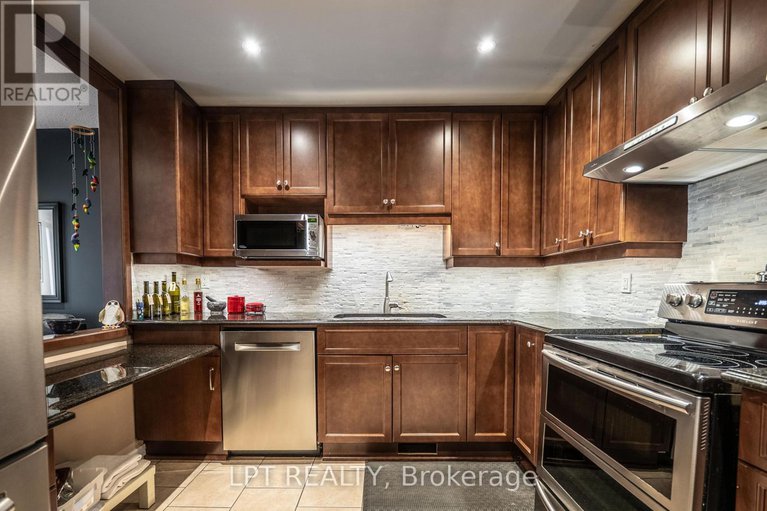 28831575/491-valade-crescent/fallingbrookpineridge/ottawa/ontario/K4A2W6_20