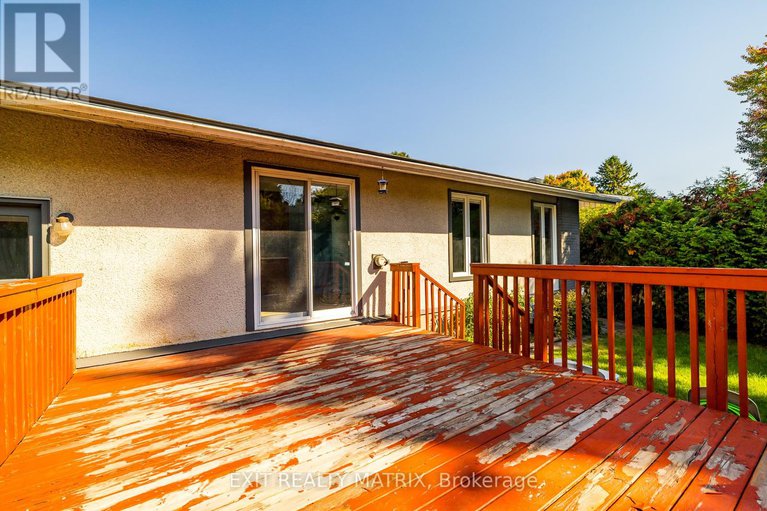28932484/8-brian-crescent/bruce-farmgraham-parkqualicumbellands/ottawa/ontario/K2H6X3_37