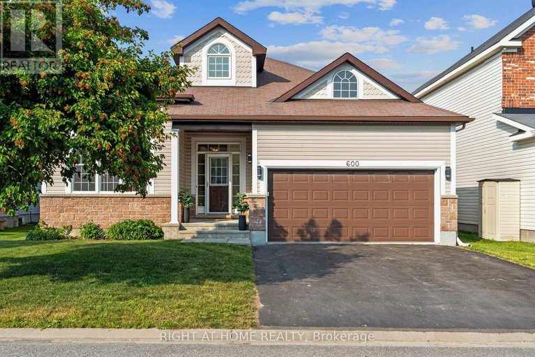 28489477/600-anjana-circle/cedargrovefraserdale/ottawa/ontario/K2J0E1_2