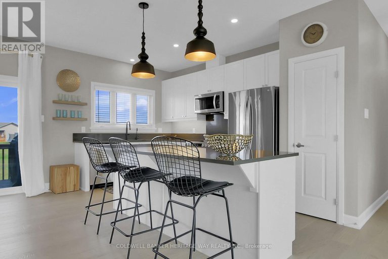 29034500/218-owen-lucas-street/mcnabbraeside-twps/mcnabbraeside/ontario/K7S3G8_11