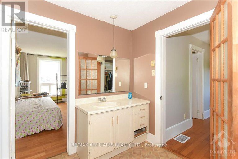 27595829/1860-greys-creek-road/greely/greely/ontario/K4P1H7_19