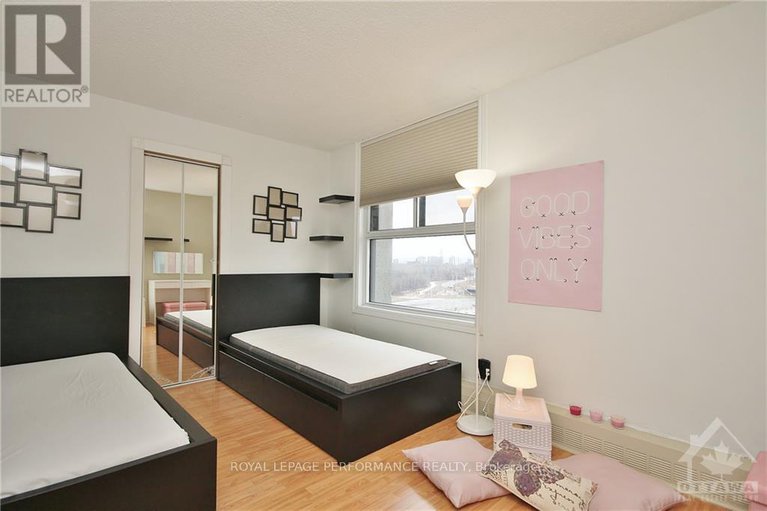 28832666/1102-1785-frobisher-lane/riverview-park/ottawa/ontario/K1G3T7_14