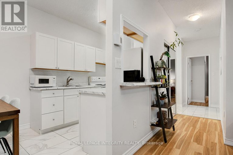 29118050/107-2019-bank-street-s/ellwood/ottawa/ontario/K1V0N1_16