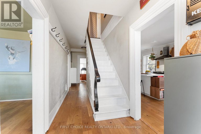 28543961/8-campbell-reid-court/rural-kanata-central/ottawa/ontario/K2K1X7_3