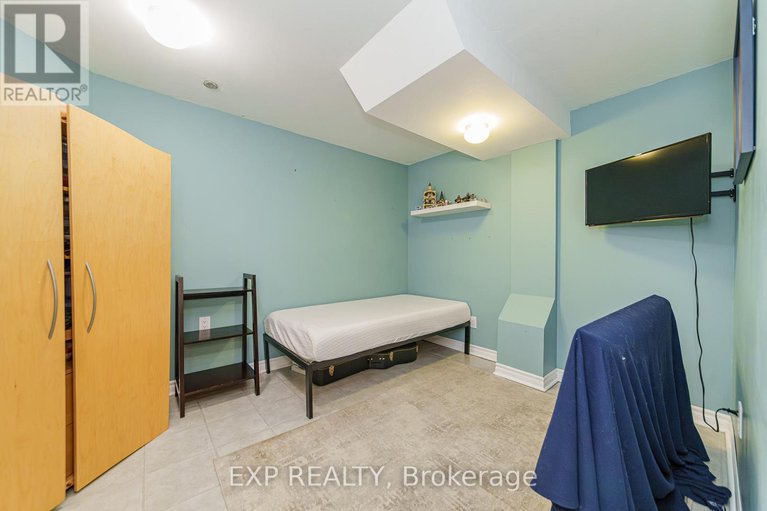 29401588/157-huntersfield-drive/hunt-club-parkgreenboro/ottawa/ontario/K1T3M1_22