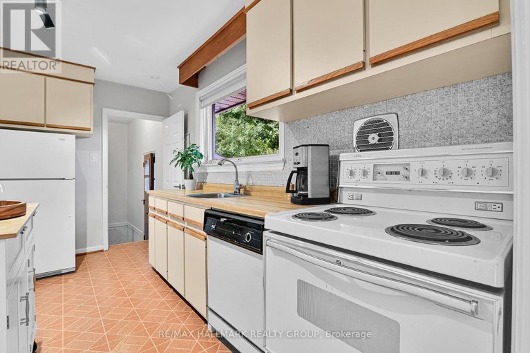 28801055/1256-field-street/bel-air-park/ottawa/ontario/K2C2R2_12