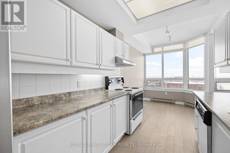 29414211/1803-1480-riverside-drive/riverview-park/ottawa/ontario/K1G5H2_15