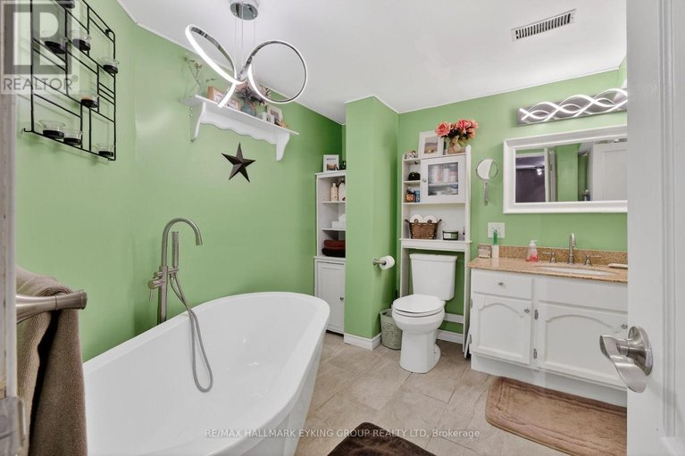 29566260/10-6265-castille-court/convent-glen-south/ottawa/ontario/K1C1X4_39