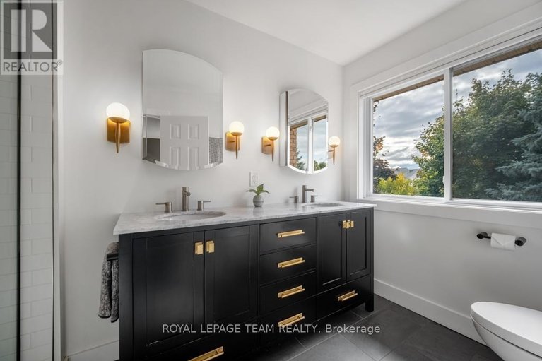 29676551/103-dunbarton-court/cardinal-glen/ottawa/ontario/K1K4L5_20