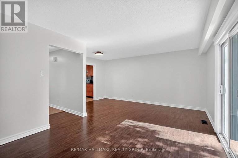 29155788/3921c-old-richmond-road/arbeatha-park/ottawa/ontario/K2H8T9_12