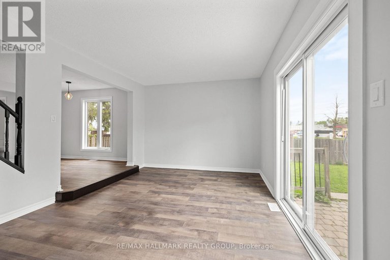 28354842/1083-millwood-court/convent-glen-north/ottawa/ontario/K1C3E9_21