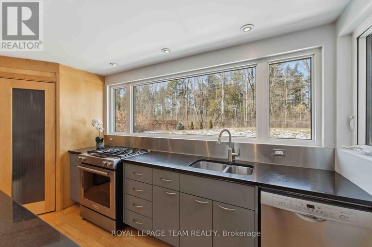 28492503/9-burnbank-street/grenfell-glen/ottawa/ontario/K2G0H2_11