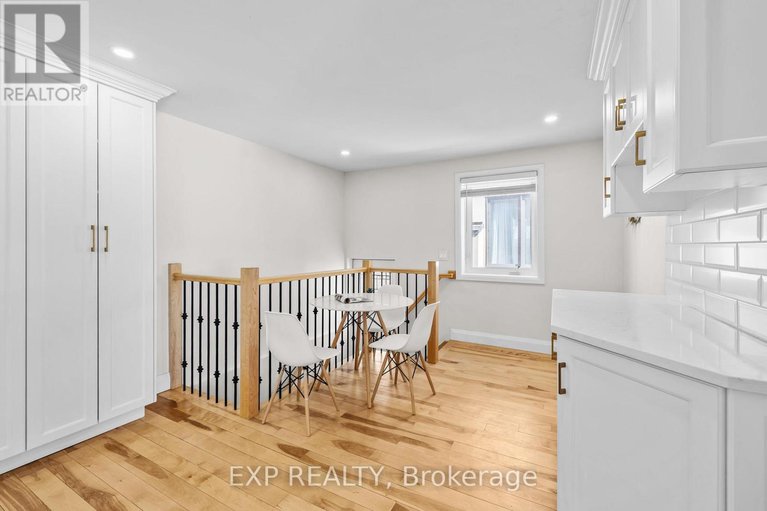 29427450/1377-mcmahon-avenue/emerald-woodssawmill-creek/ottawa/ontario/K1T1C2_12