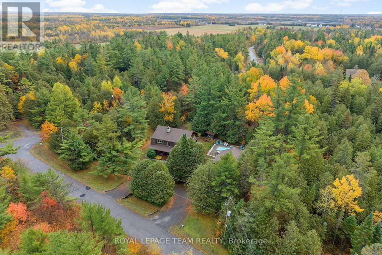 29441818/9-hubertine-gate/remainder-of-stittsville-area/ottawa/ontario/K2S1S5_99