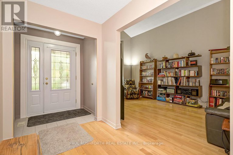 28886190/6351-viseneau-drive/chateauneuf/ottawa/ontario/K1C2G8_3