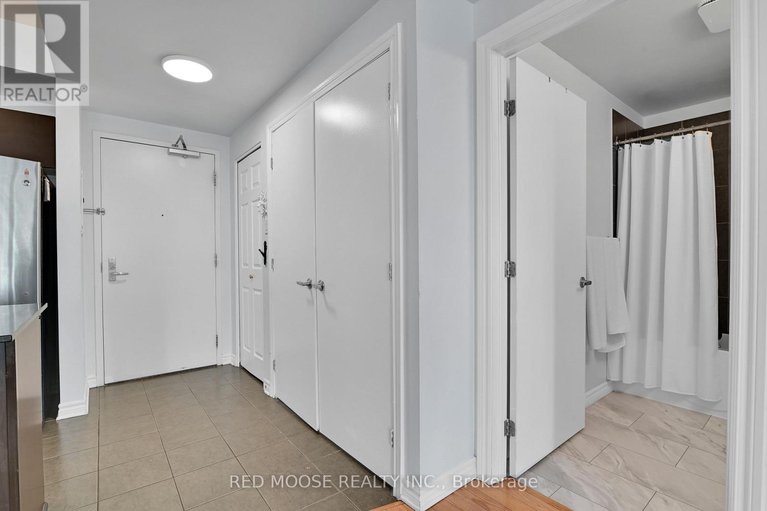 29013970/703-70-landry-street/vanier/ottawa/ontario/K1L0A8_18