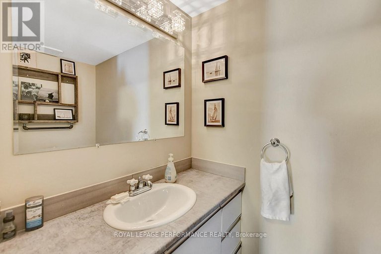 29472801/122-post-road/glencairnhazeldean/ottawa/ontario/K2L1L2_12