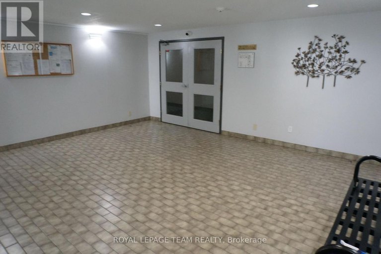 29211838/217-316-lorry-greenberg-drive/hunt-club-parkgreenboro/ottawa/ontario/K1T2P4_23