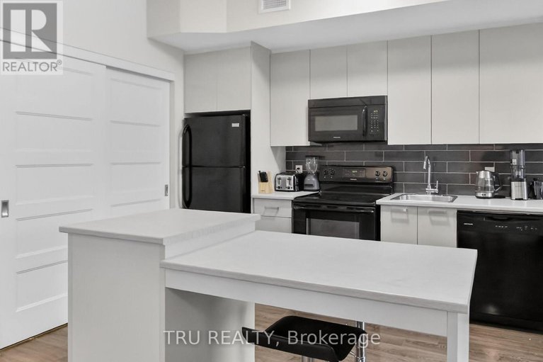 29152205/207-2785-baseline-road-s/redwood-park/ottawa/ontario/K2H1G9_9