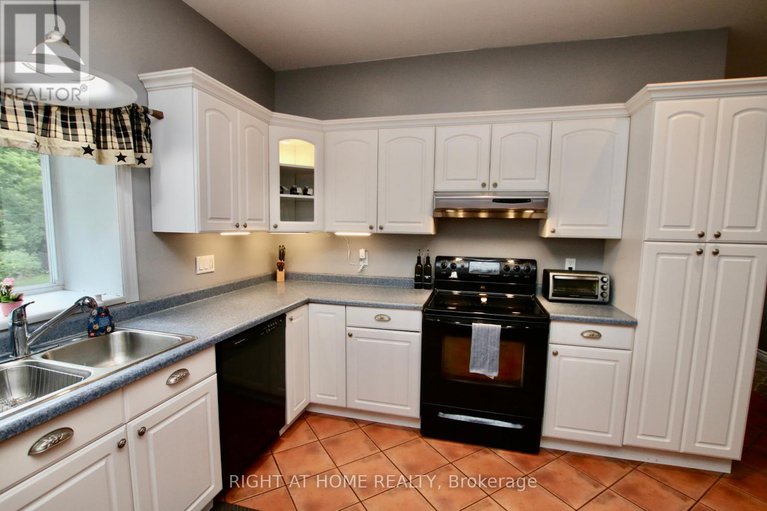 28500319/13928-connaught-road-s/north-dundas-winchester-twp/north-dundas/ontario/K0C1H0_14