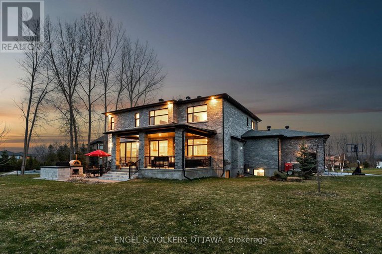 28785285/532-leimerk-court/manotick-village-manotick-estates/ottawa/ontario/K4M0E3_42