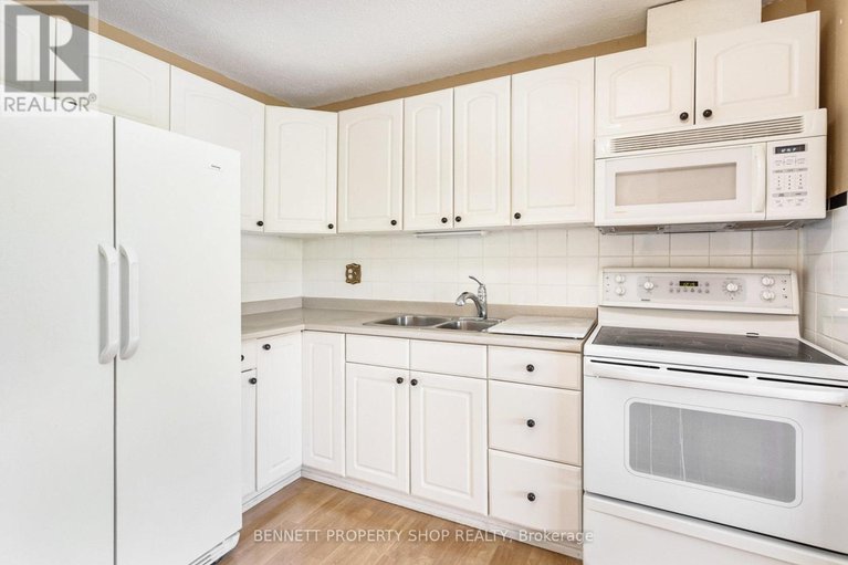 28386372/312-20-chesterton-drive/borden-farmstewart-farmcarleton-heightsparkwood-hills/ottawa/ontario/K2E6Z7_10