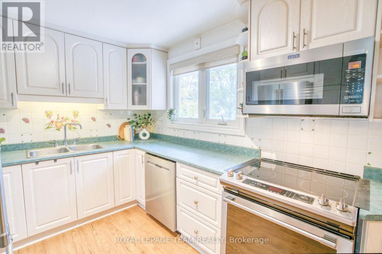 29083741/12-oakview-avenue/meadowlandscrestview/ottawa/ontario/K2G3A1_14