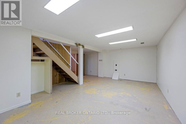 28986692/60-westpark-drive/blackburn-hamlet/ottawa/ontario/K1B3E5_30