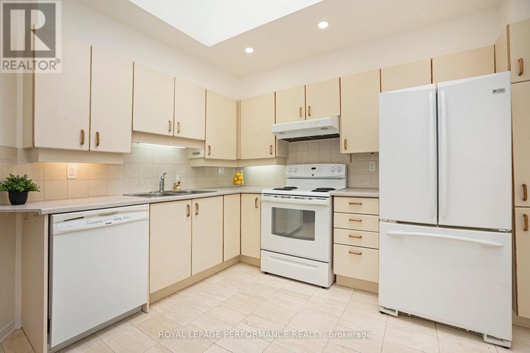 28643500/81-waterford-drive/pineglencountry-place/ottawa/ontario/K2E7V4_26