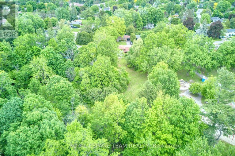 28412587/19-dayton-crescent/leslie-park/ottawa/ontario/K2H7N8_40