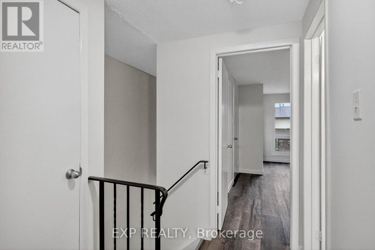 29054147/109-theresa-private/heron-gateindustrial-park/ottawa/ontario/K1V0E7_19