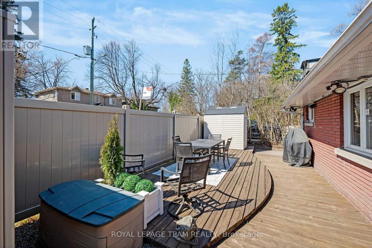 29669851/1986-fairbanks-avenue/alta-vistafaircrest-heights/ottawa/ontario/K1H5Y6_42