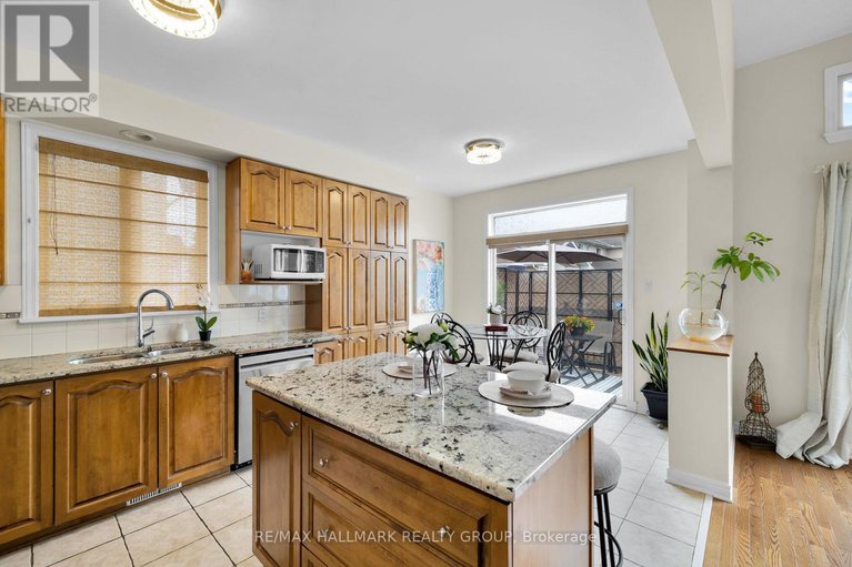 28907952/1924-lobelia-way/springridgeeast-village/ottawa/ontario/K4A4R1_23