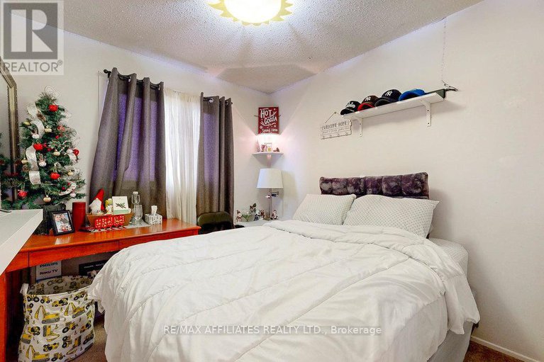 28551721/41-41-bering-court/katimavik/ottawa/ontario/K2L2B8_16