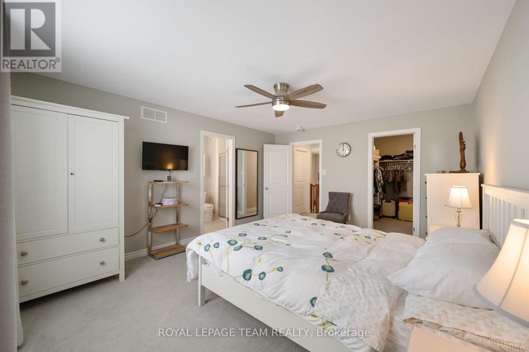 28396452/844-cedar-creek-drive/blossom-parkkemp-parkfindlay-creek/ottawa/ontario/K1T0B3_16
