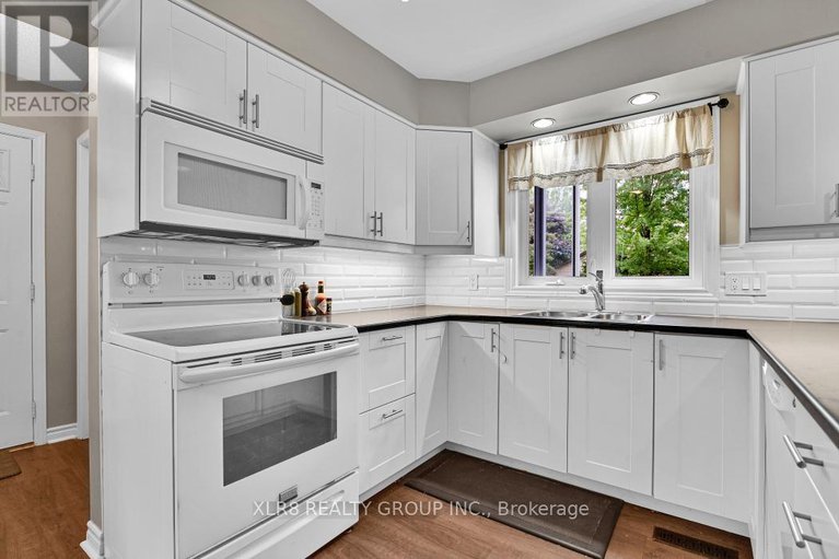 28770796/12-john-sidney-crescent/stittsville-south/ottawa/ontario/K2S1J7_15