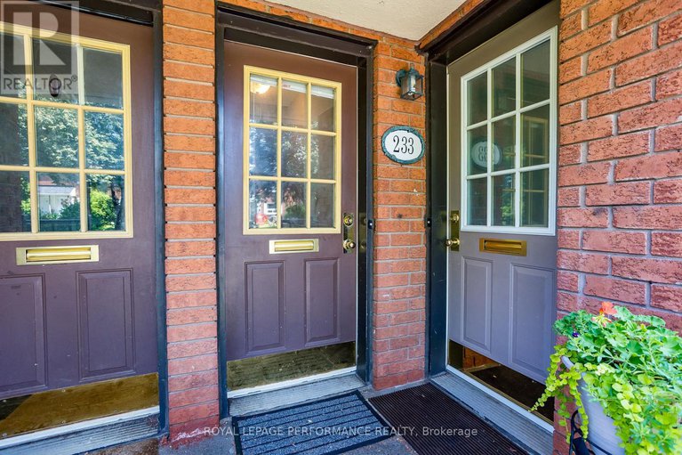28358632/233-mart-circle/manor-park/ottawa/ontario/K1K4K2_5