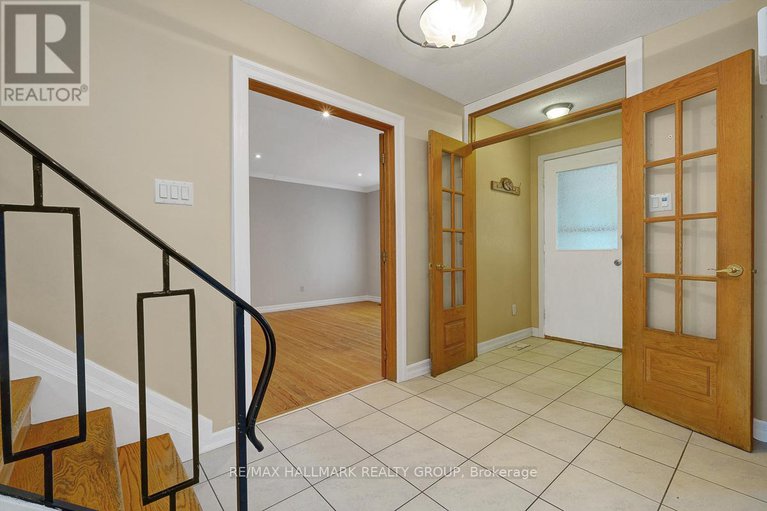 28499292/2149-hubbard-crescent/beacon-hill-north/ottawa/ontario/K1J6L3_2