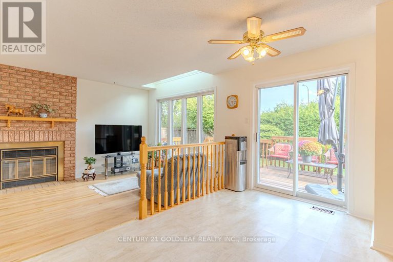 28864699/612-chenier-way/fallingbrookpineridge/ottawa/ontario/K4A1R1_19
