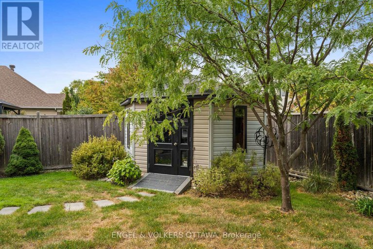 28926849/511-erinwoods-circle/stonebridge/ottawa/ontario/K2J5M5_44