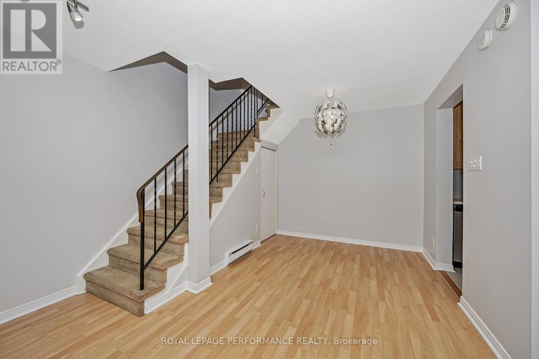 28997579/84-1317-marigold-crescent/pineview/ottawa/ontario/K1B5E7_9