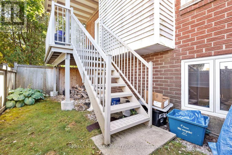 28876124/d-3070-councillors-way/blossom-parkleitrim/ottawa/ontario/K1T2S6_26