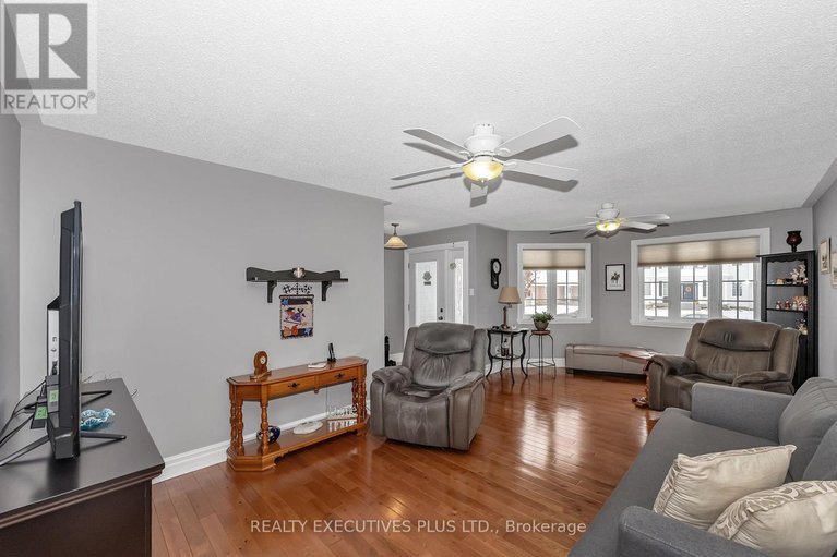 29580486/11-grove-street/iroquois/south-dundas/ontario/K0E1K0_8