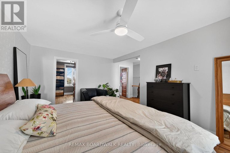 29640571/154-queen-mary-street/overbrookcastle-heights/ottawa/ontario/K1K1X5_23